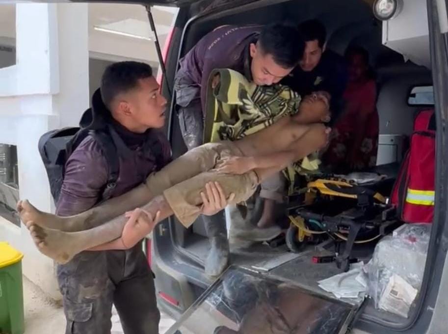 Taruna Akpol Selamatkan Korban Hanyut di Kuala Simpang 